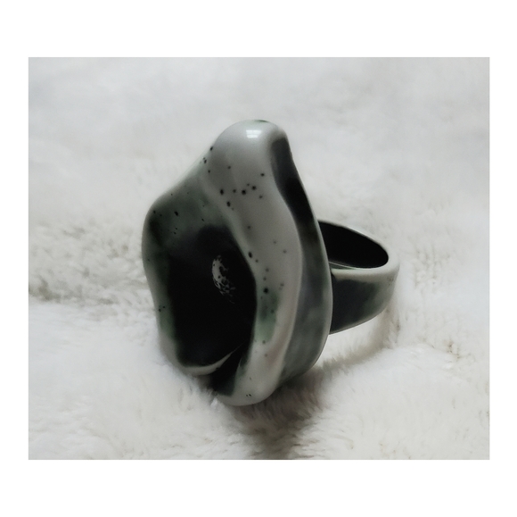 Flower ring - Picture 2 of 7